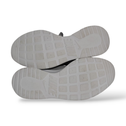 NIKE Tanjun