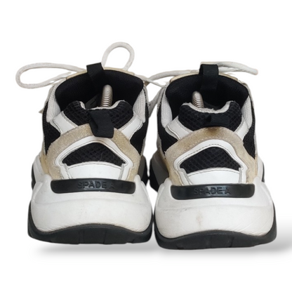 Bone Runner Spade A