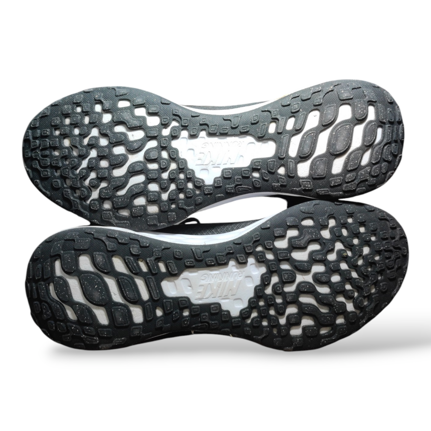 Nike Revolution 6
