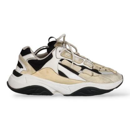 Bone Runner Spade A