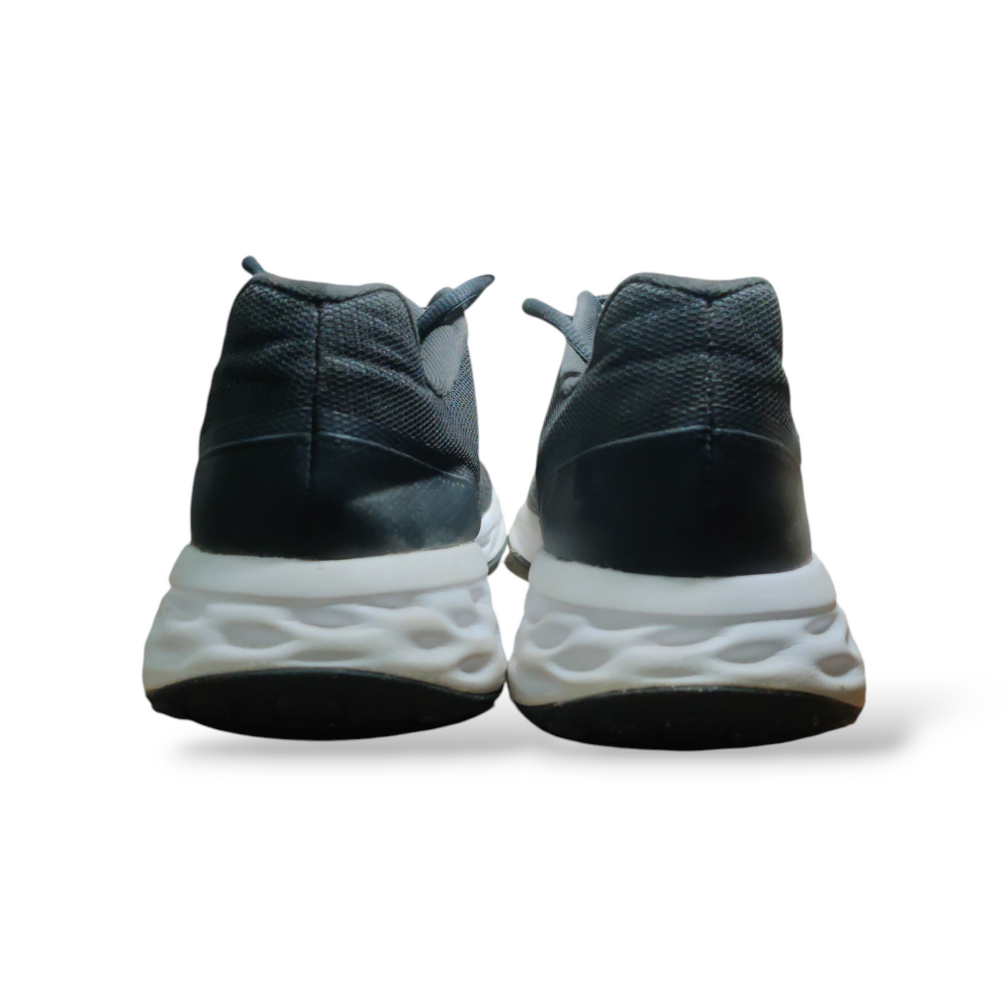 Nike Revolution 6