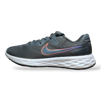 Nike Revolution 6
